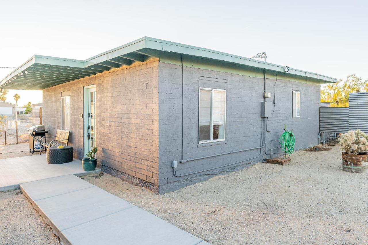 Hébergement de vacances New Property! The Cactus At Joshua Tree National Park - Pool, Hot Tub, Outdoor Shower, Fire Pit *