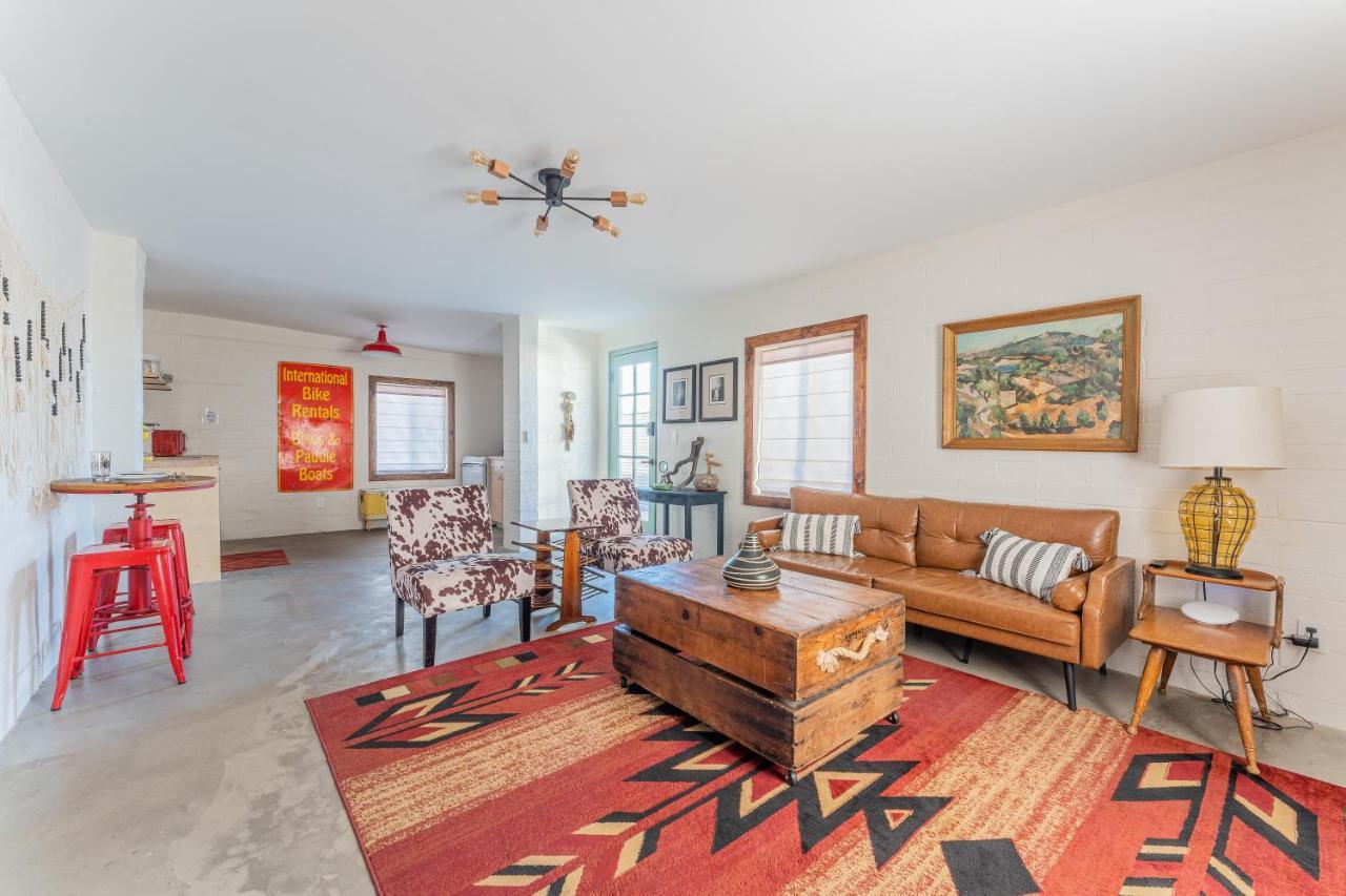 New Property! The Cactus At Joshua Tree National Park - Pool, Hot Tub, Outdoor Shower, Fire Pit Hébergement de vacances