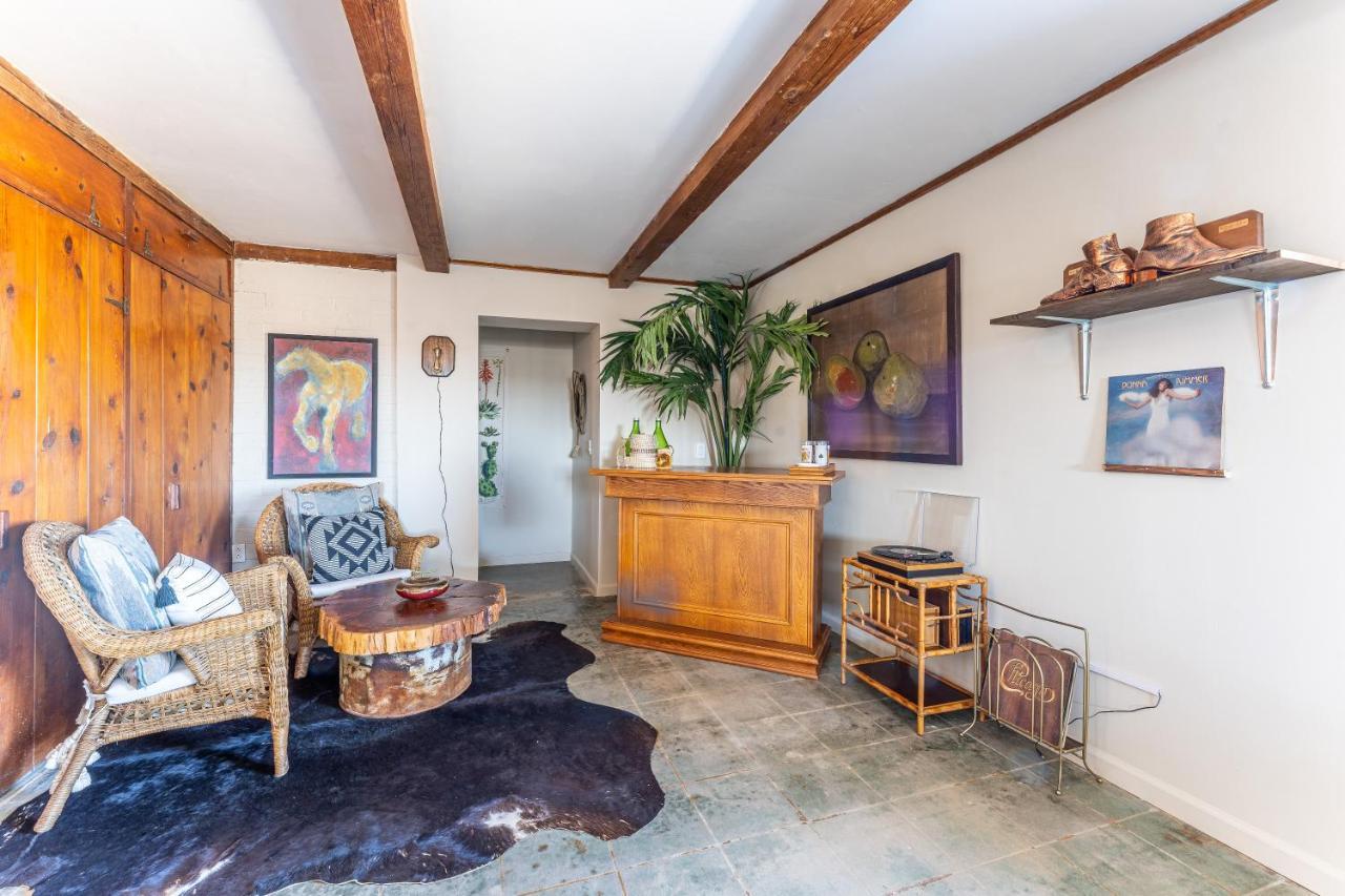 Hébergement de vacances New Property! The Cactus At Joshua Tree National Park - Pool, Hot Tub, Outdoor Shower, Fire Pit *