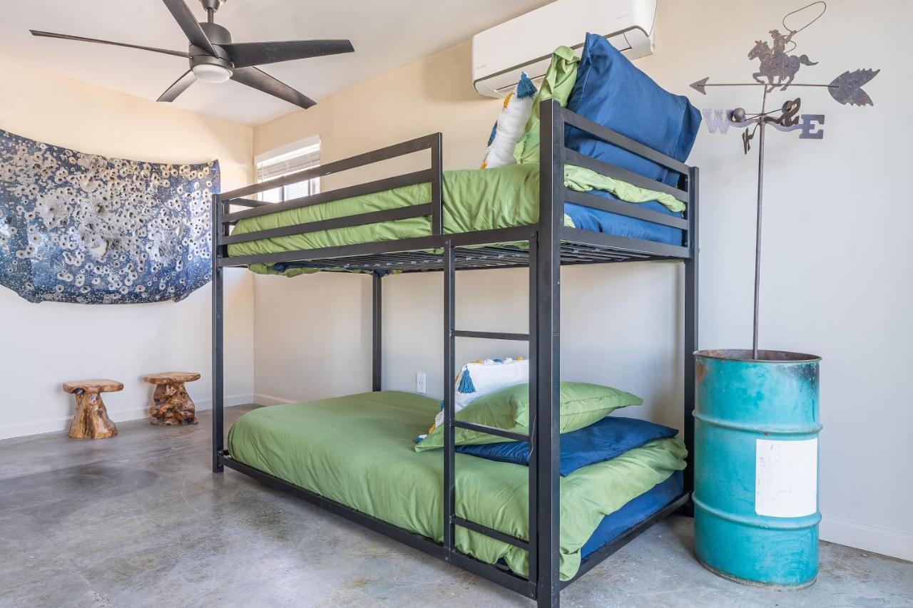 New Property! The Cactus At Joshua Tree National Park - Pool, Hot Tub, Outdoor Shower, Fire Pit Hébergement de vacances *