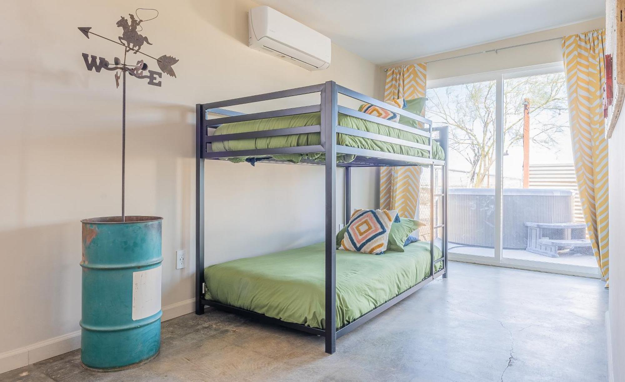 New Property! The Cactus At Joshua Tree National Park - Pool, Hot Tub, Outdoor Shower, Fire Pit Hébergement de vacances